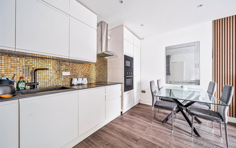 Flat for sale in The Vale, Golders Green