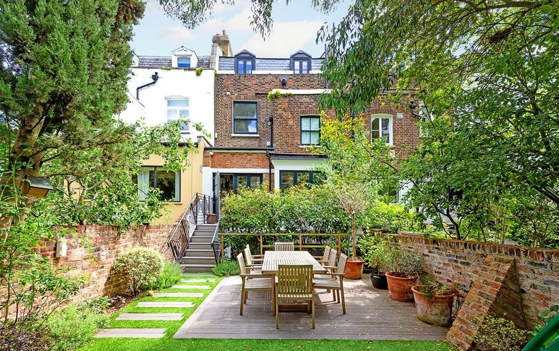 Flat for sale in Upper Park Road, Belsize Park
