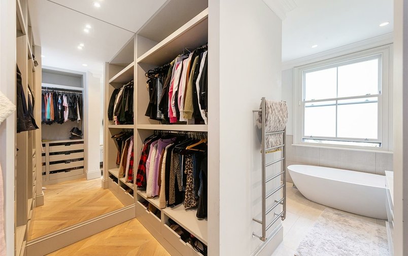 Flat for sale in Upper Park Road, Belsize Park