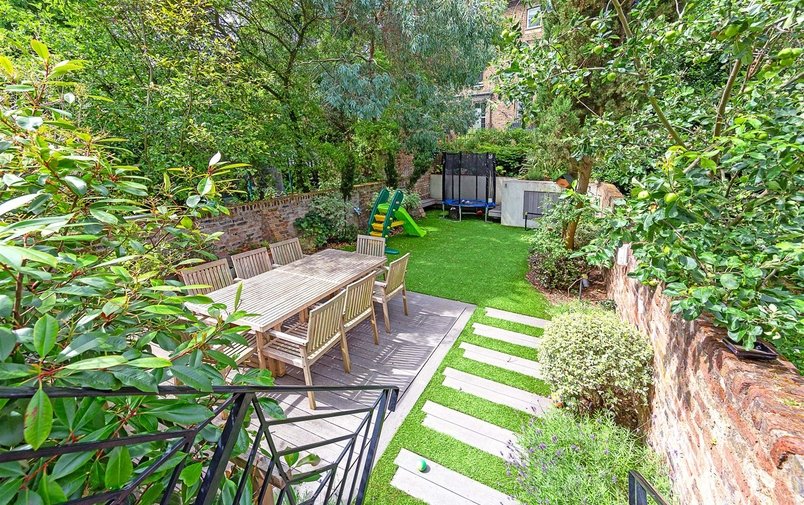 Flat for sale in Upper Park Road, Belsize Park