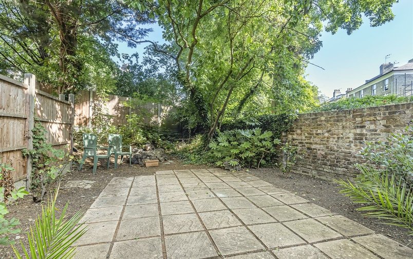 Flat for sale in Upper Park Road, Belsize Park