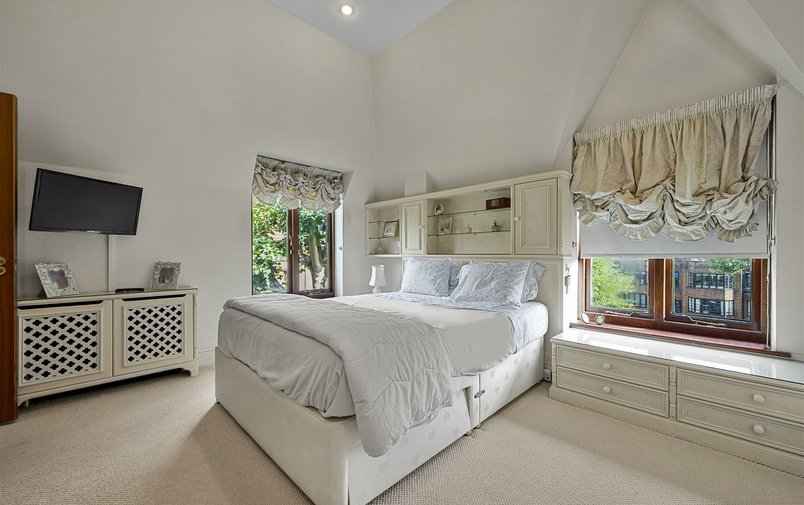 Flat for sale in Wedderburn Road, Hampstead