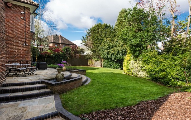 House for sale in West Heath Close, Hampstead