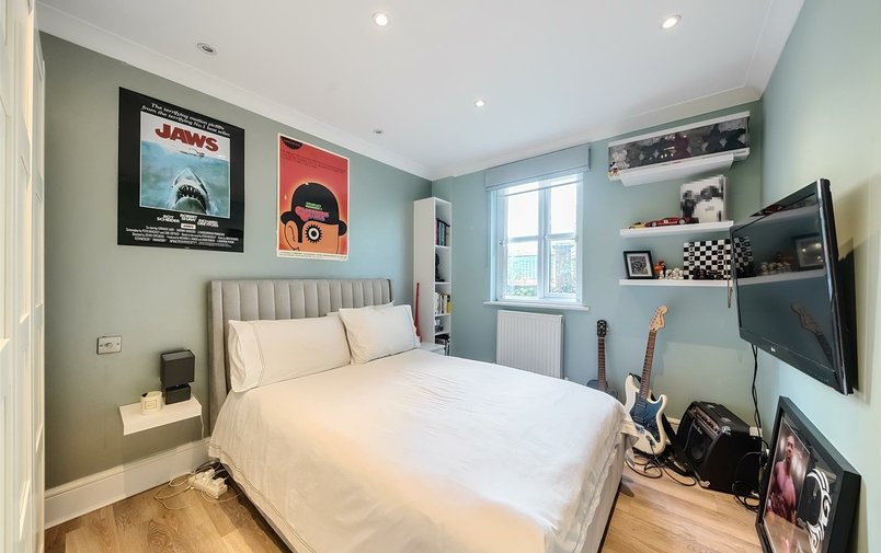 Flat for sale in West Heath Road, Hampstead