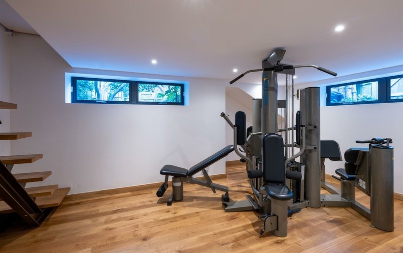 House for sale in West Heath Road, Hampstead