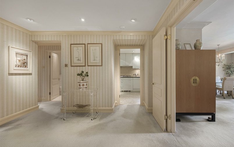 Flat for sale in West Heath Road, Hampstead