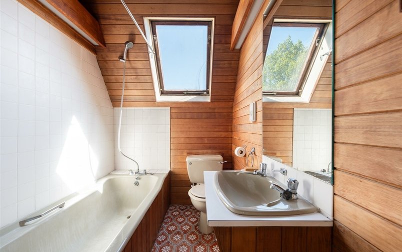 Flat for sale in West Heath Road, Hampstead