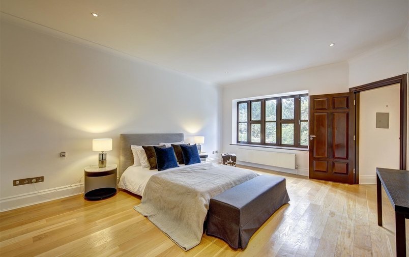 House for sale in Westover Hill, Hampstead