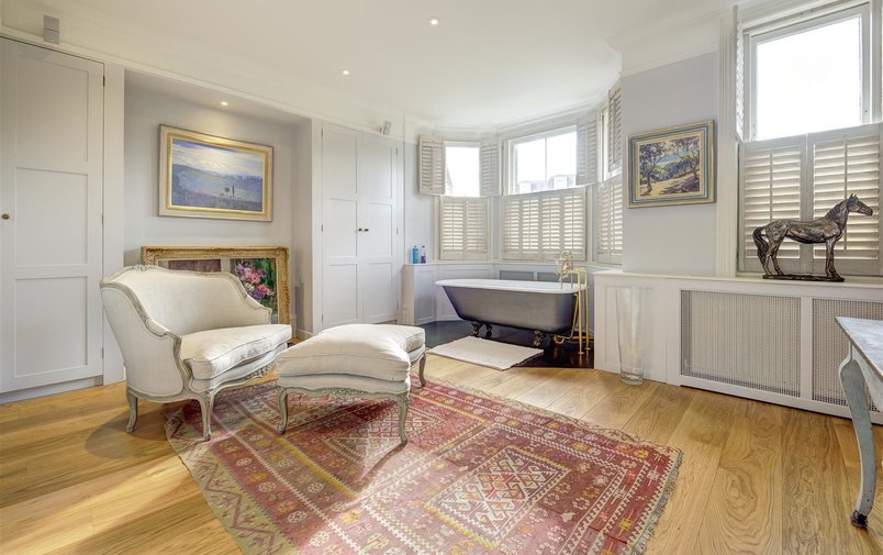 House for sale in Windmill Hill, Hampstead Village