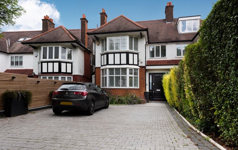 House for sale in Wycombe Gardens, Golders Green