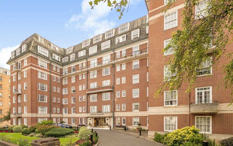 Flat to rent in Finchley Road, London