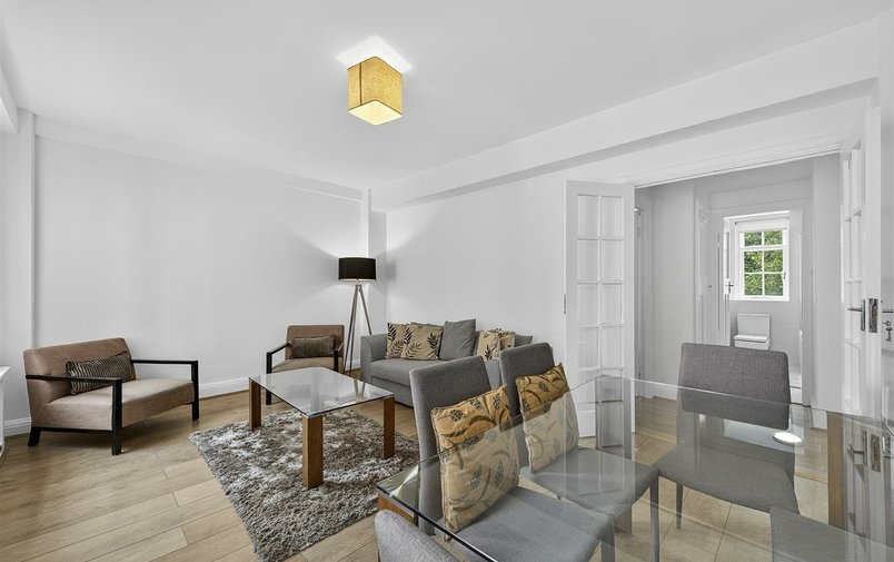 Flat to rent in Finchley Road, London
