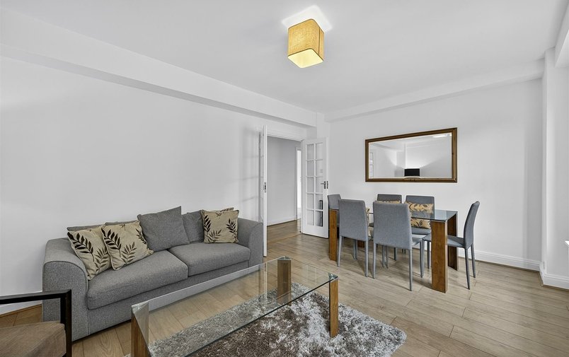 Flat to rent in Finchley Road, London