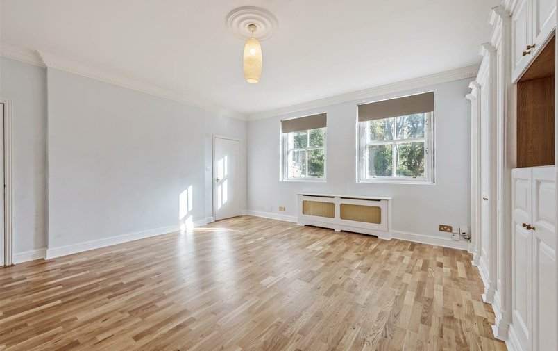Flat to rent in Arkwright Road, Hampstead