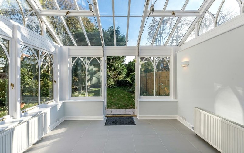 Flat to rent in Arkwright Road, Hampstead