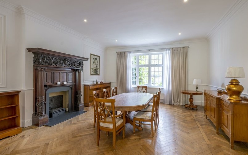 House to rent in Bracknell Gardens, Hampstead
