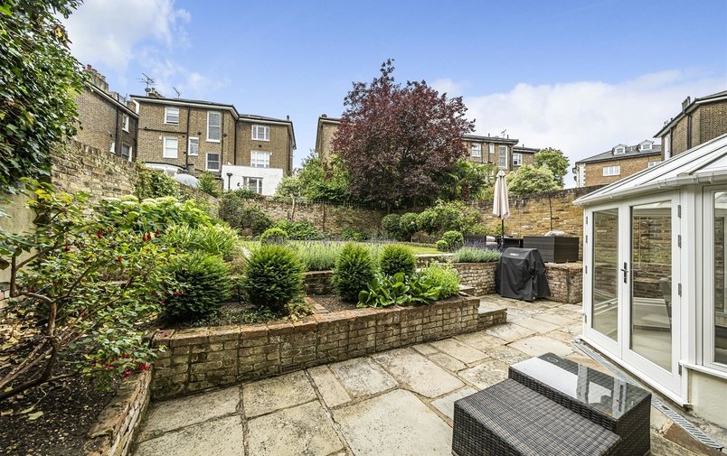 Property to rent in Buckland Crescent, London