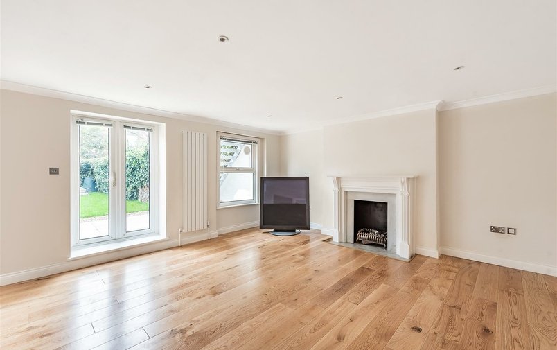 Flat to rent in Buckland Crescent, Belsize Park