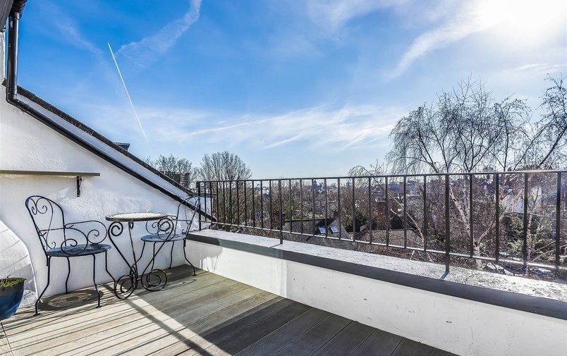 Property to rent in Carlingford Road, Hampstead