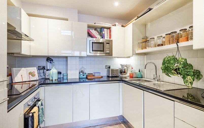 Flat to rent in The Chalk House, Camden