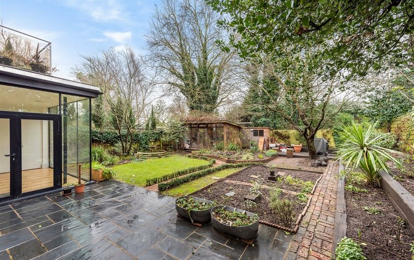Property to rent in Chesterford Gardens, Hampstead