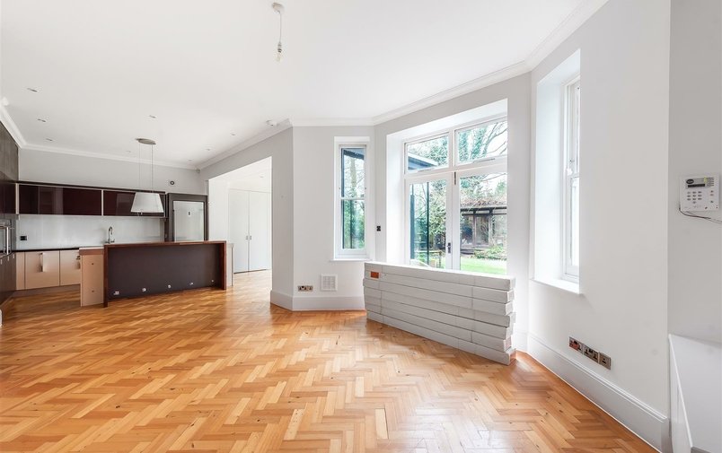 Property to rent in Chesterford Gardens, Hampstead