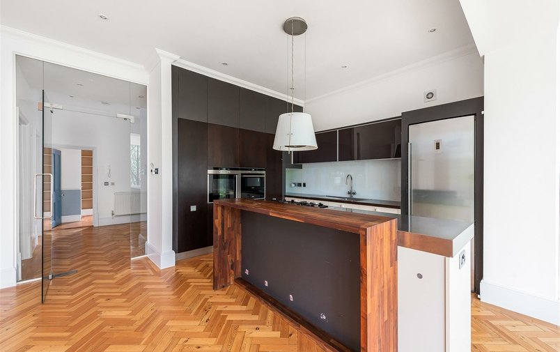 Property to rent in Chesterford Gardens, Hampstead