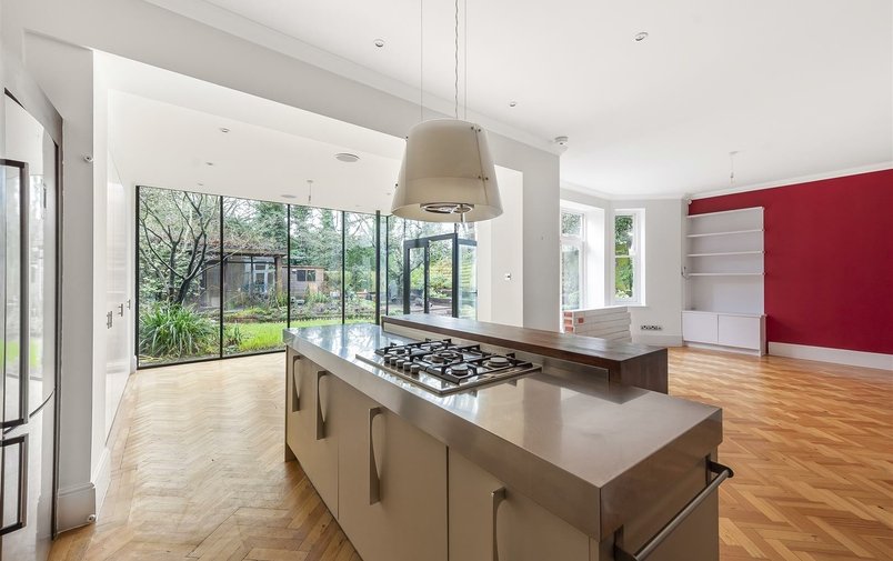 Property to rent in Chesterford Gardens, Hampstead