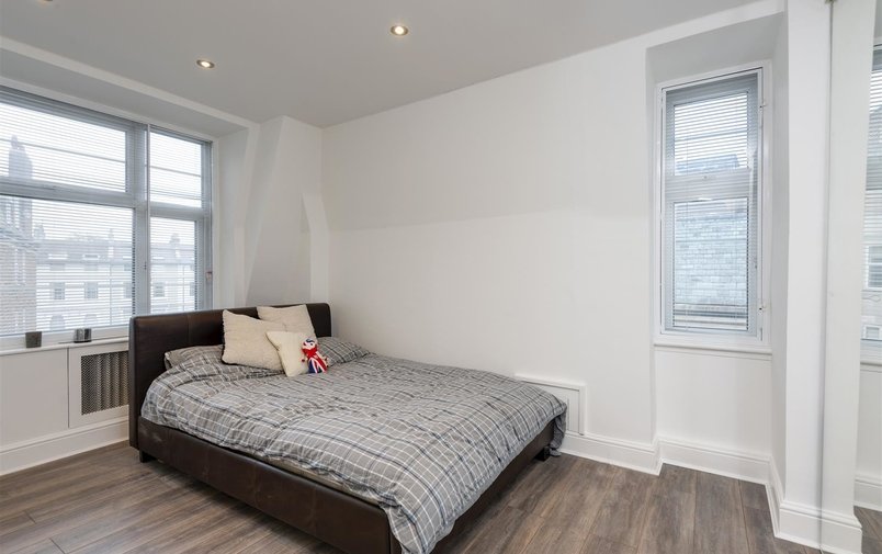 Flat to rent in College Crescent, Swiss Cottage
