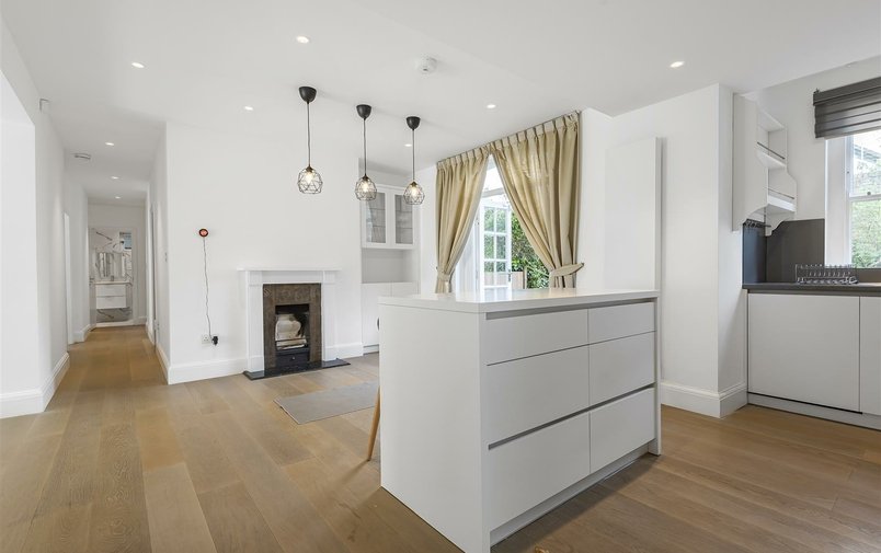 Property to rent in Denning Road, Hampstead Village