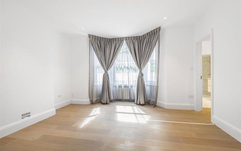 Property to rent in Denning Road, Hampstead Village