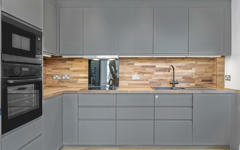Flat to rent in Ellerdale Road, London