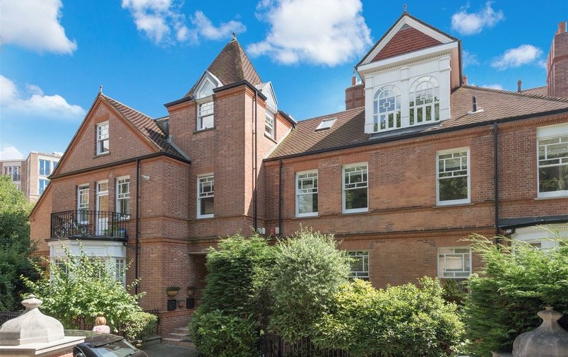 Flat to rent in Ellerdale Road, Hampstead