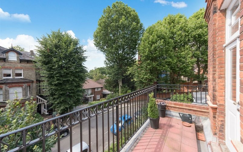 Flat to rent in Ellerdale Road, Hampstead