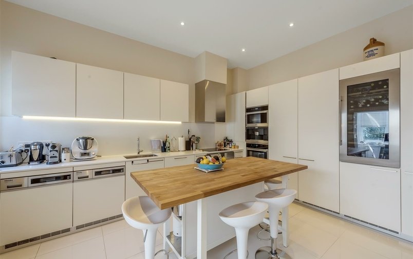 Flat to rent in Ellerdale Road, Hampstead