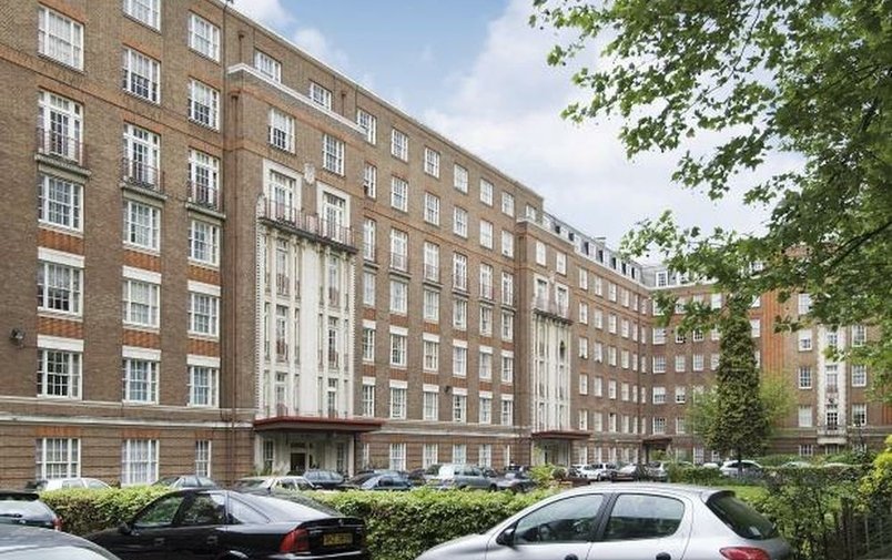 Flat to rent in Finchley Road, London