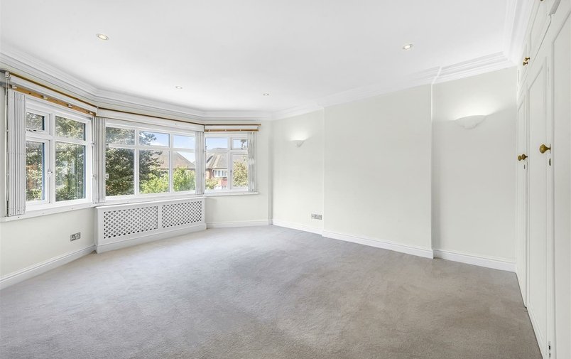 House to rent in Farm Avenue, The Hocrofts