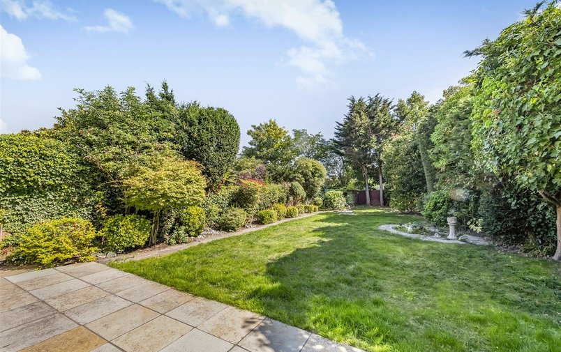 House to rent in Farm Avenue, The Hocrofts
