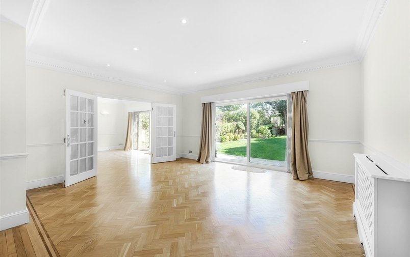 House to rent in Farm Avenue, The Hocrofts