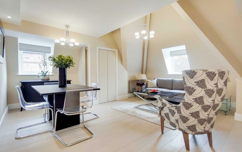 Flat to rent in Fitzjohns Avenue, Hampstead