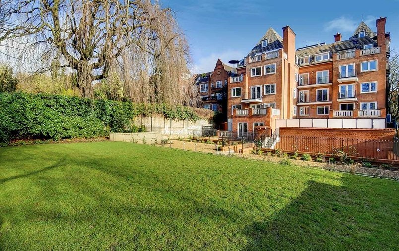 Property to rent in Fitzjohns Avenue, Hampstead