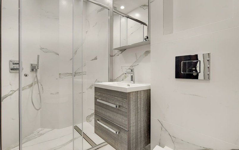 Flat to rent in Fitzjohns Avenue, Hampstead