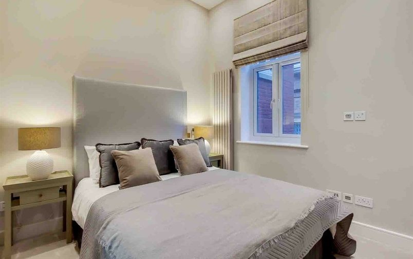 Flat to rent in Fitzjohns Avenue, Hampstead