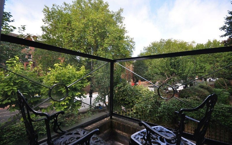 Flat to rent in Fitzjohns Avenue, Hampstead