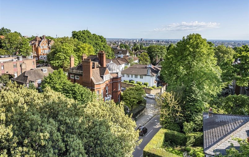 Flat to rent in Frognal, Hampstead