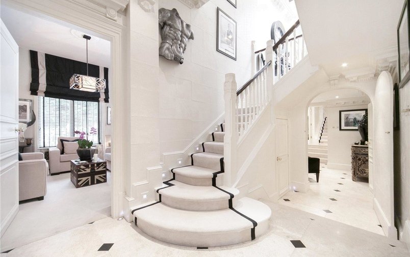 House to rent in Frognal, Hampstead