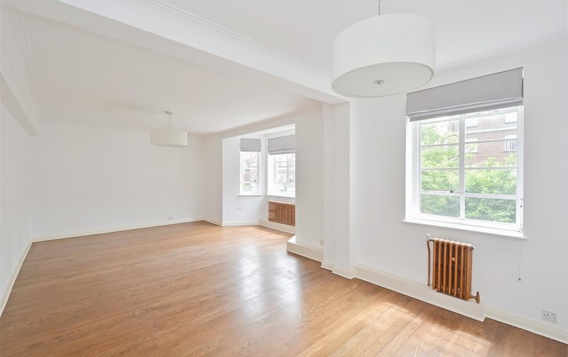 Flat to rent in Frognal Lane, Hampstead