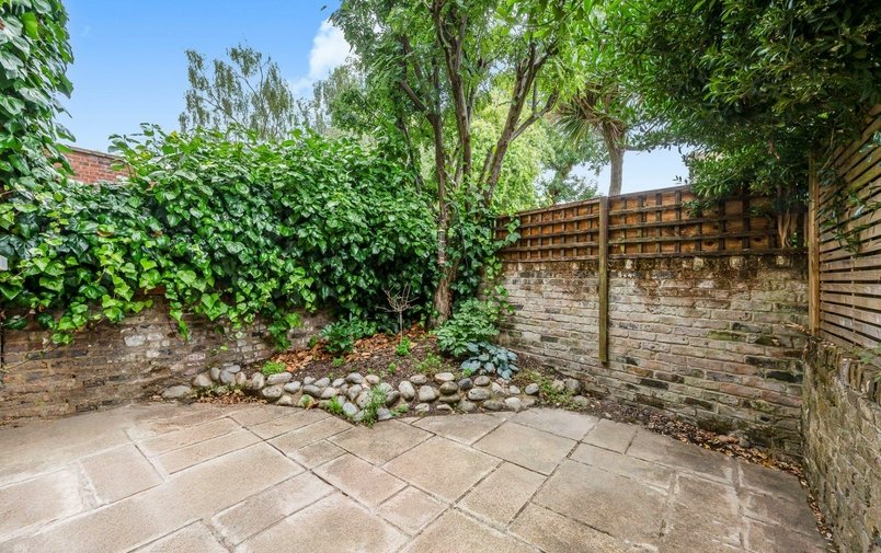 House to rent in Gayton Road, London