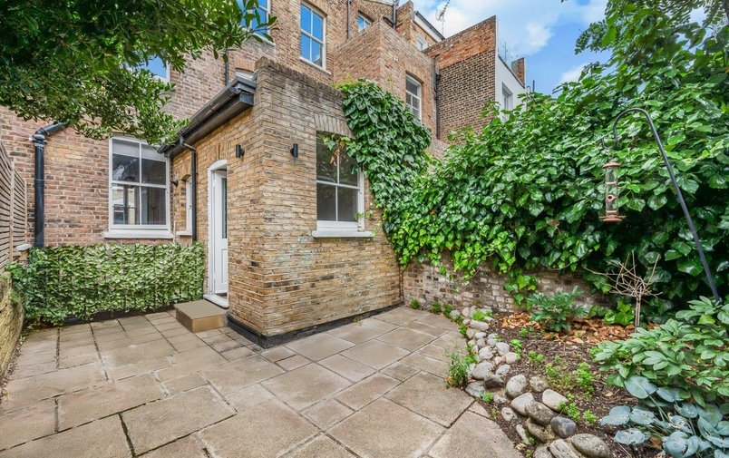 House to rent in Gayton Road, London