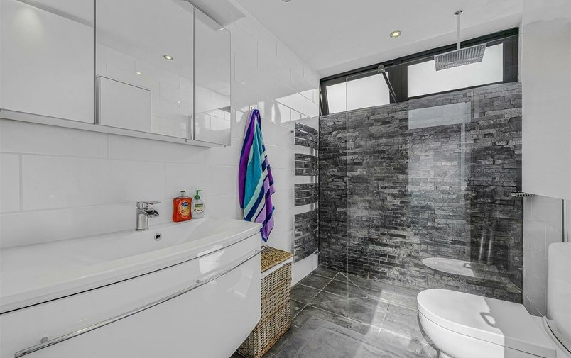 House to rent in Golders Park Close, Golders Hill Park